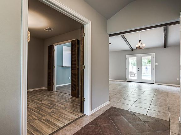 5th image of 2324 Salado St