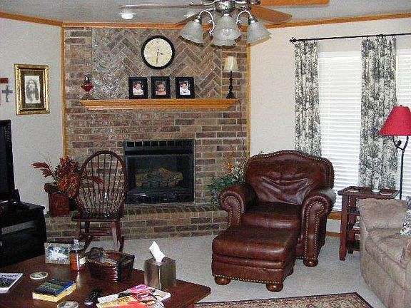 2nd image of 4520 Lovell Ln