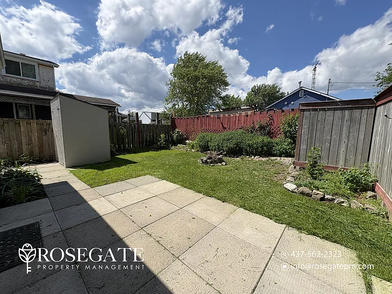 824 Welland St — Photo 11