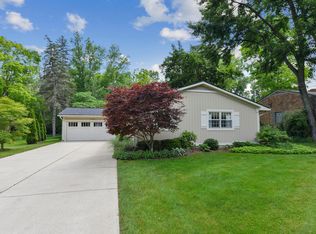 189 Hodenpyl Dr SE, East Grand Rapids, MI 49506