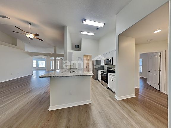 3rd image of 1805 Farris Dr