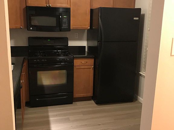 2nd image of 549 Shetland Ct