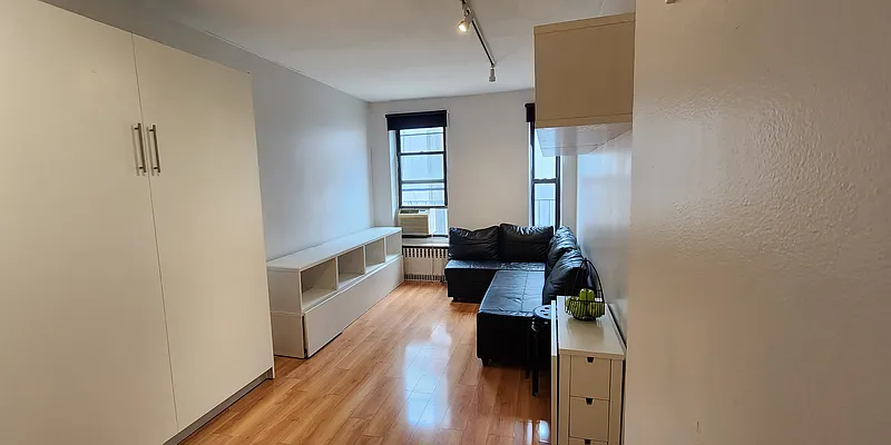 Rented by R New York | media 1