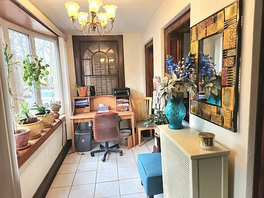 Rented by Bond New York | media 29