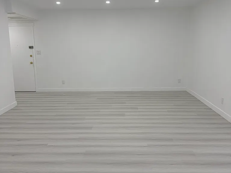 1247 N Orange Grove Ave #108 — Photo 2