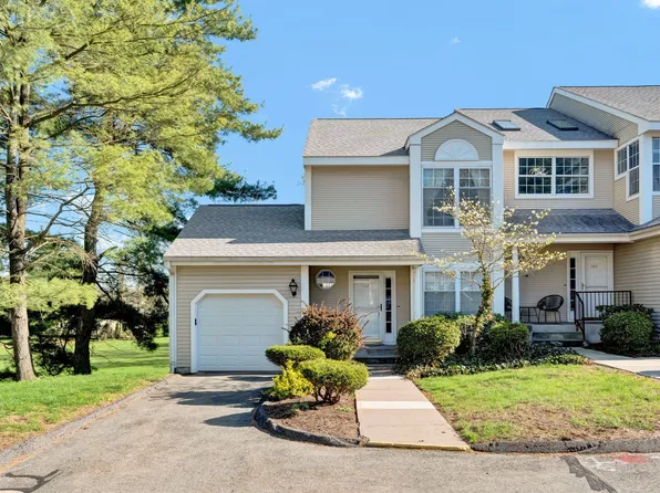 301 Limner Circle #301, Rocky Hill, CT 06067