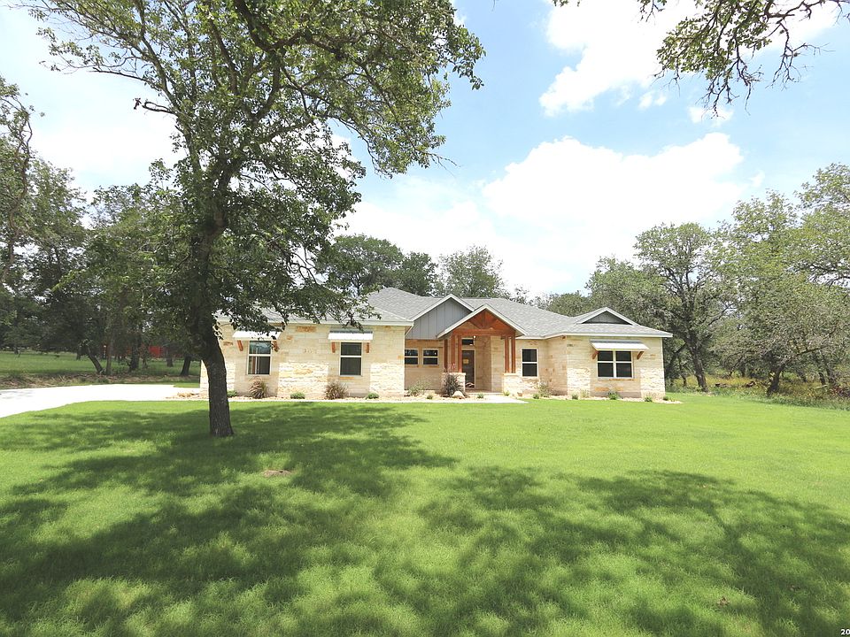1st image of 200 Cibolo Way
