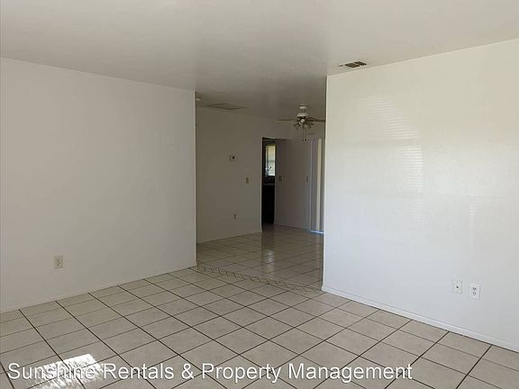 4th image of 107 SW 16th Ter APT A