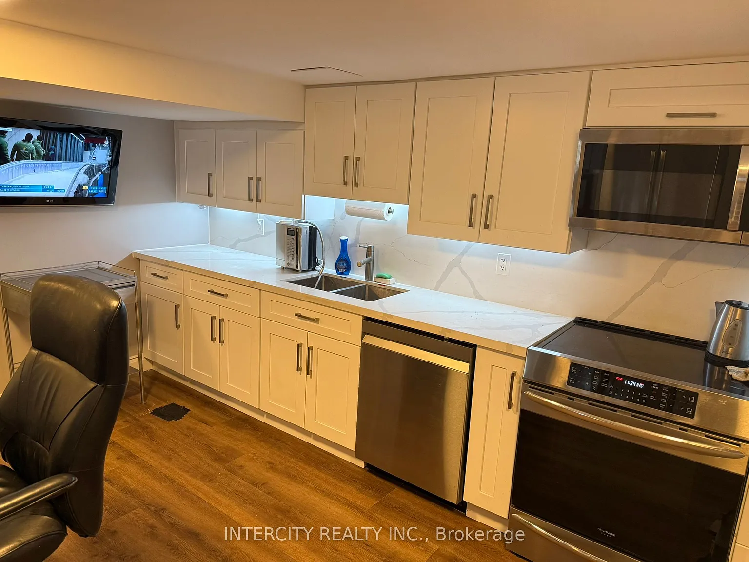 1 bed, $1,950 — Photo 2