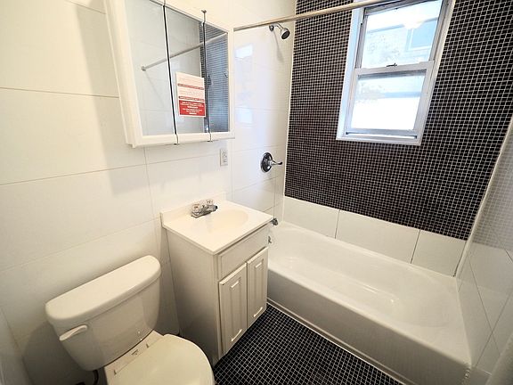 5th image of 21-63 27th St #Aa1