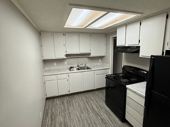 3rd image of 10-64 Hampshire Dr #42