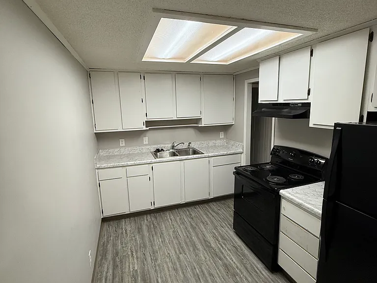 10-64 Hampshire Dr #42 — Photo 3