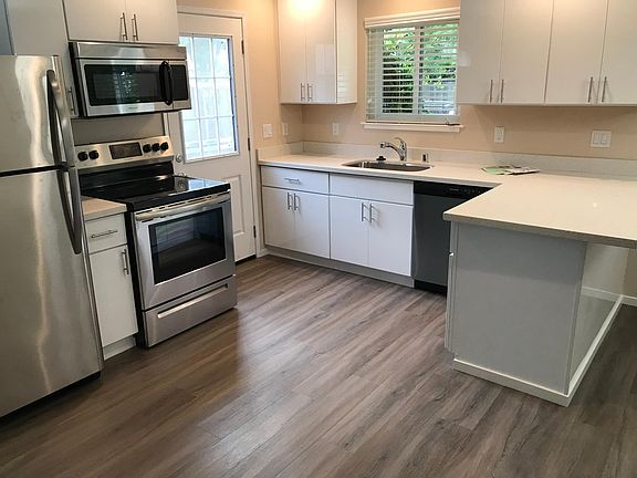 3rd image of 1618 Naomi Ct