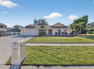 511 Sportsman Park Dr, Seffner, FL 33584