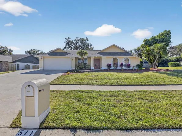 511 Sportsman Park Dr, Seffner, FL 33584