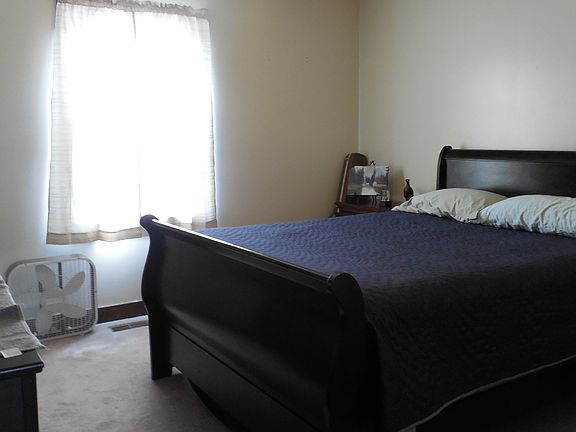 4th image of 1708 Foxhall Dr