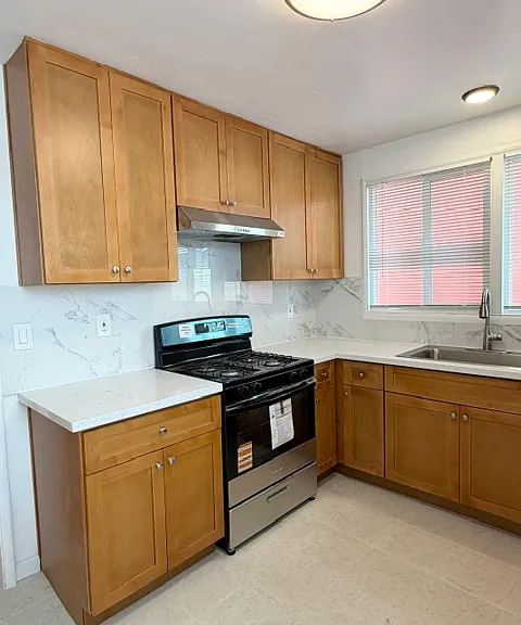 177 Wilshire Ave — Photo 4