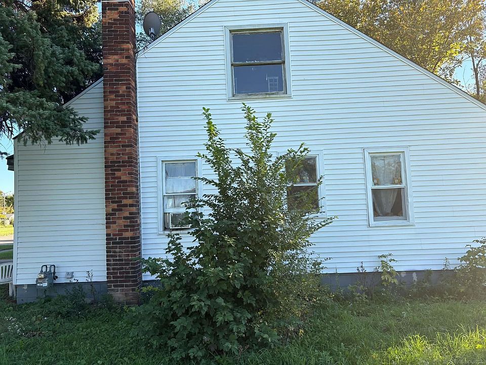 2nd image of 19403 Mound Rd