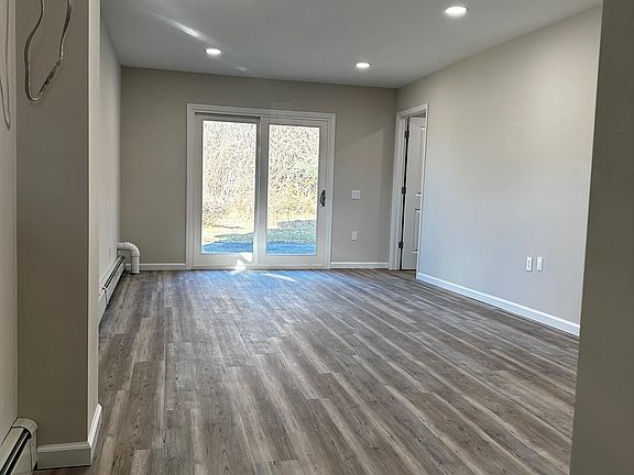3rd image of 48 Lynn Ct