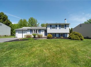 3724 Snowdrop Rd, Baldwinsville, NY 13027