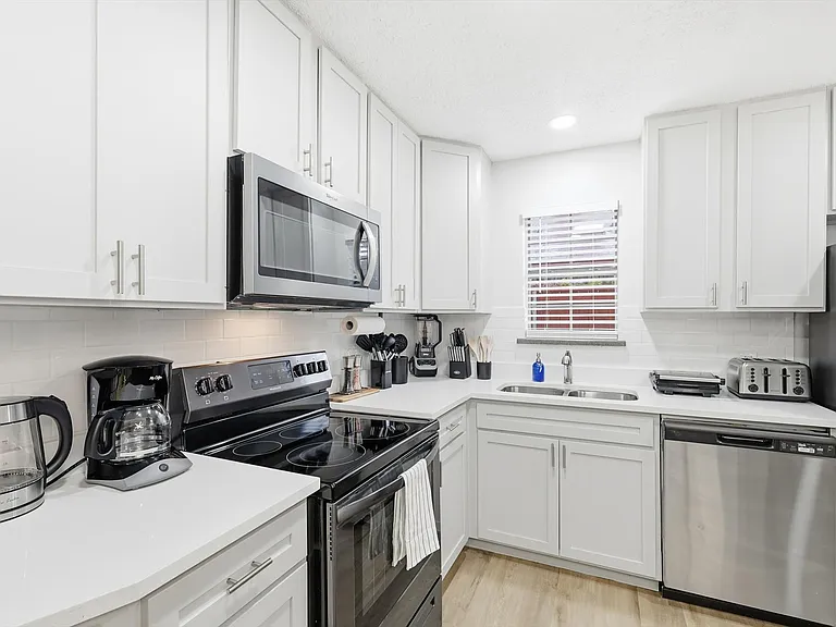 2 Saint Charles Pl — Photo 11