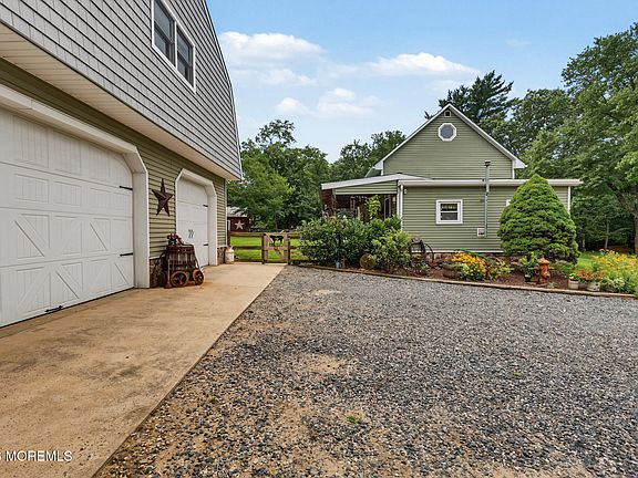 3rd image of 2 Woodruff Road