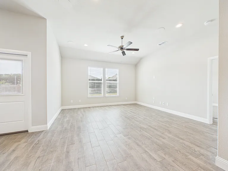 2304 Blackcap St — Photo 20