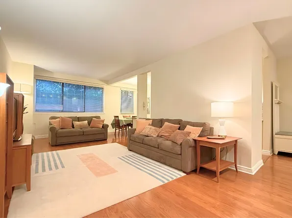 345 East 73rd Street image 4 of 7