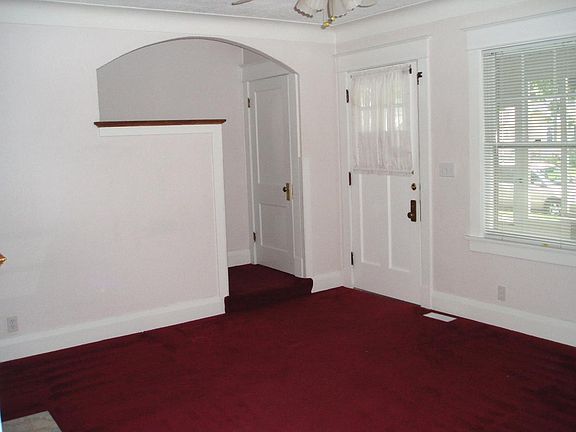 Living Room. Carpet now Tan.