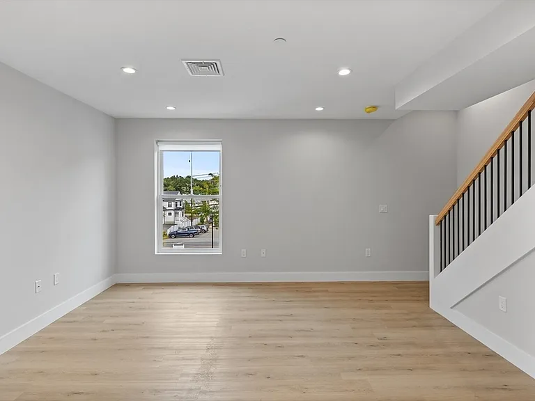 186 Bedford St #206 — Photo 2