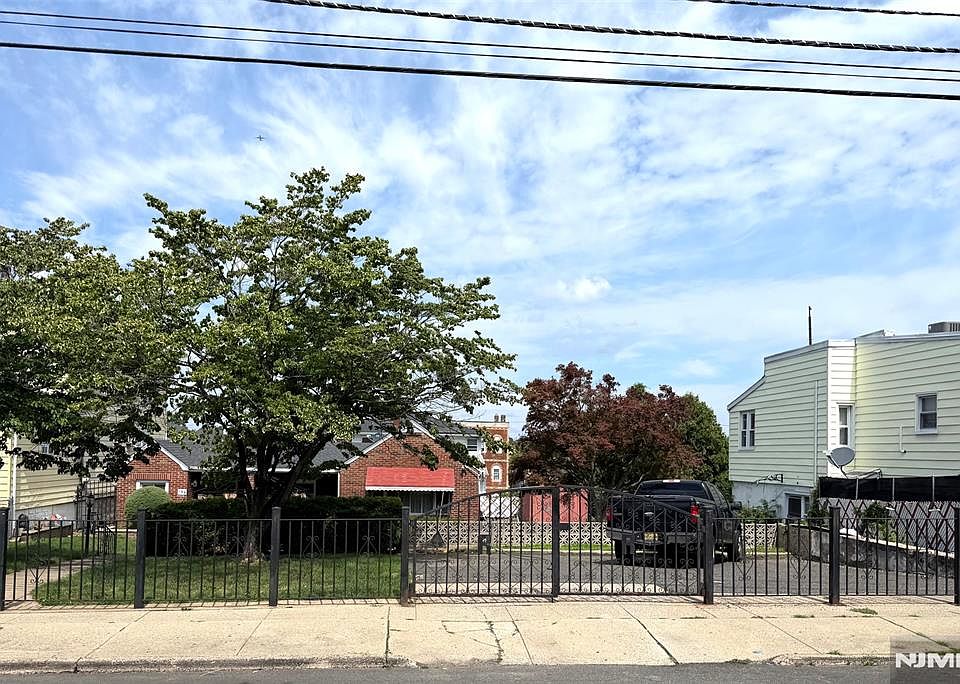 1st image of 193 Mac Arthur Ave
