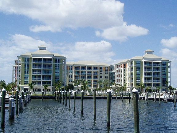 2nd image of 806 E Windward Way APT 606