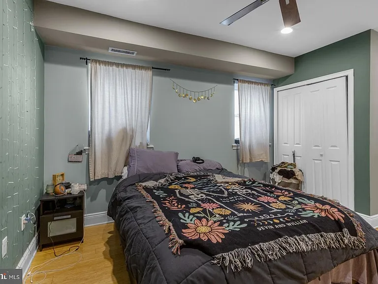 530 W Girard Ave #2 — Photo 15