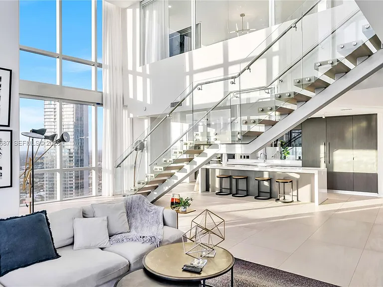 851 NE 1st Ave #Penthouse 4612 — Photo 2