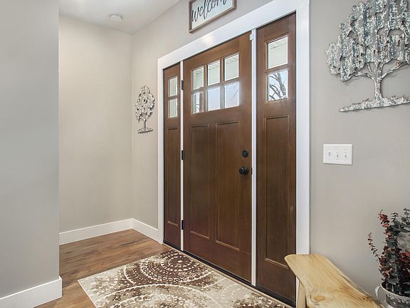 3rd image of 7462 Sue Marie Ln