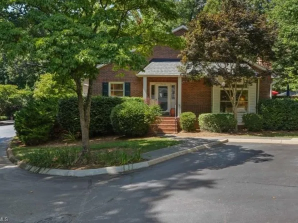 744 Polo Oaks Dr, Winston Salem, NC 27106