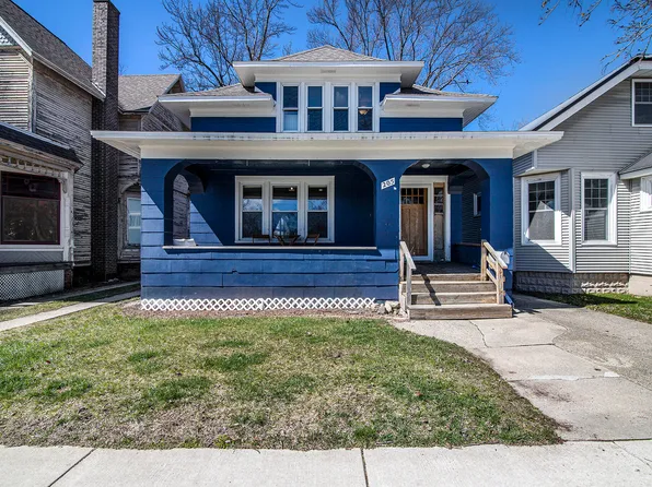 205 N James St, Ludington, MI 49431