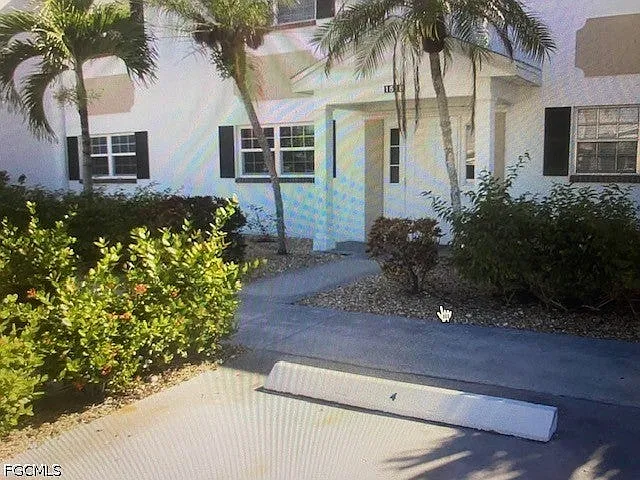 1518 Edgewater Cir #1