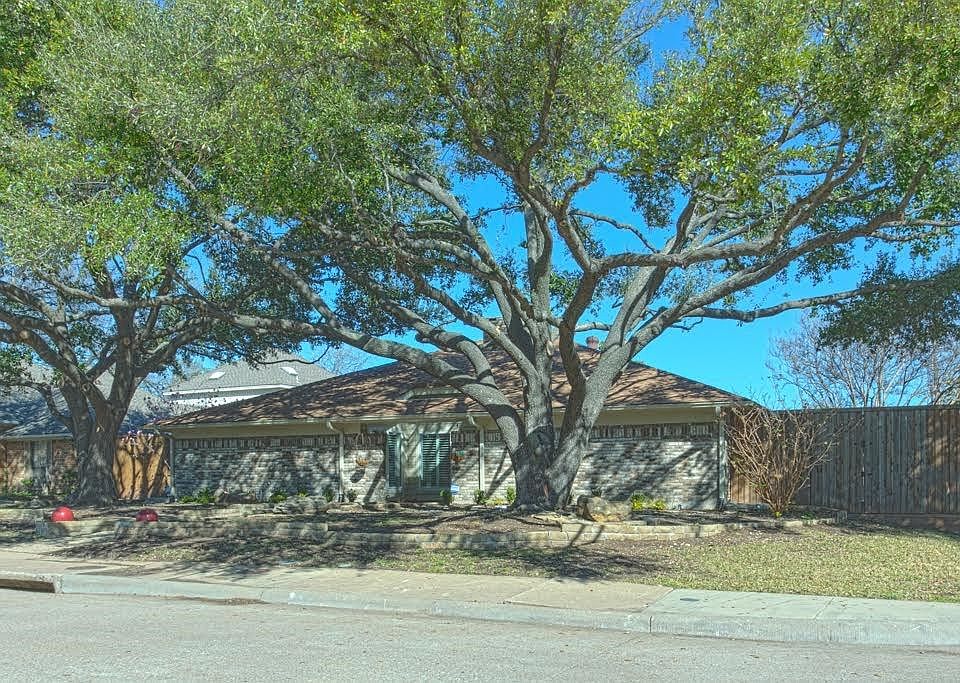 1st image of 4503 Briargrove Ln