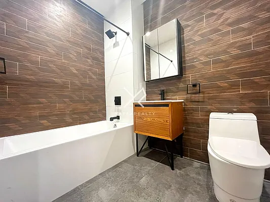 Rented by Yaffa Realty LLC | media 4