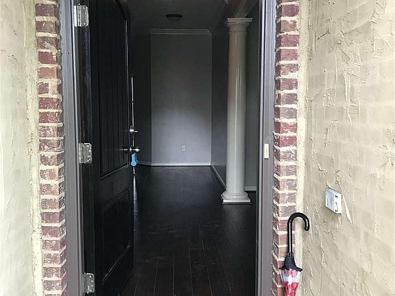 2nd image of 2398 Abbeyglen Cir