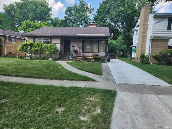 3106 Clement St, Flint, MI 48504