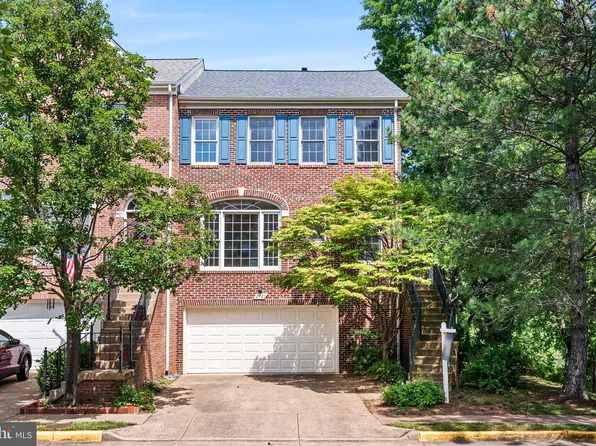 2725 Baronhurst Dr, Vienna, VA 22181