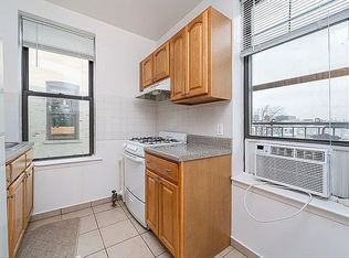 25-64 35th St #2E, Astoria, NY 11103