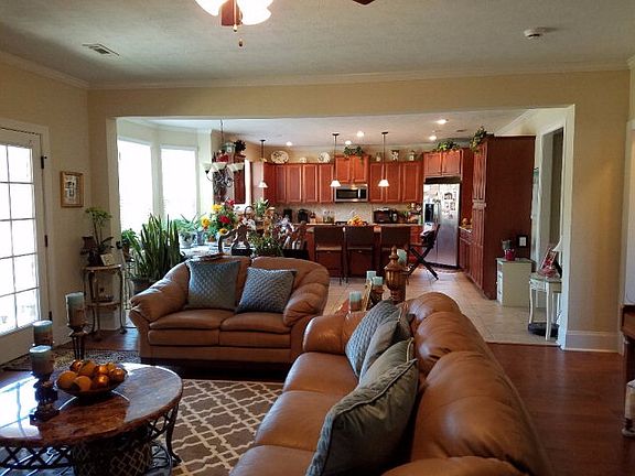 4th image of 1028 Spotswood Cir