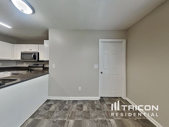 4th image of 1802 Bellwick Dr