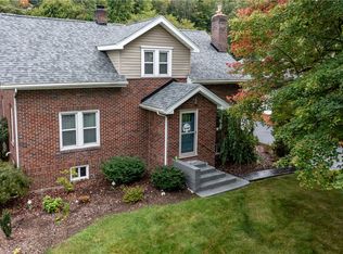450 N Keel Ridge Rd, Hermitage, PA 16148