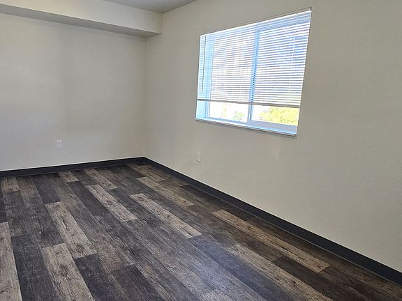 5th image of 979 Patterson St APT 304