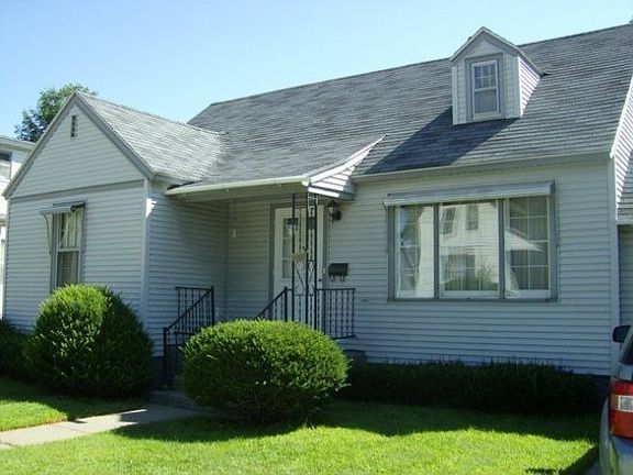2nd image of 1005 S 11th Ave