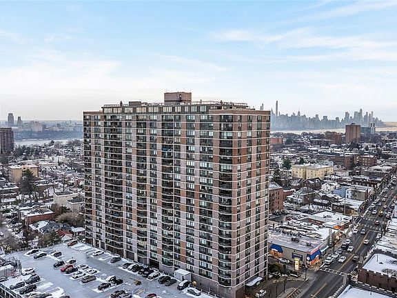 2nd image of 770 Anderson Ave APT 21H